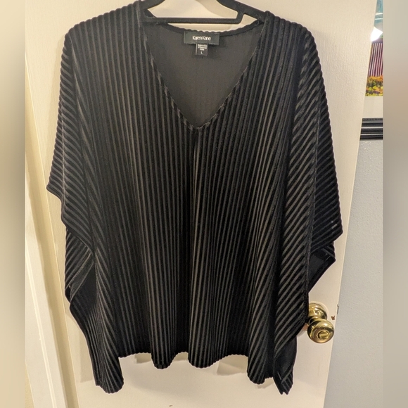 Karen Kane Black V-Neck Top - Picture 2 of 4